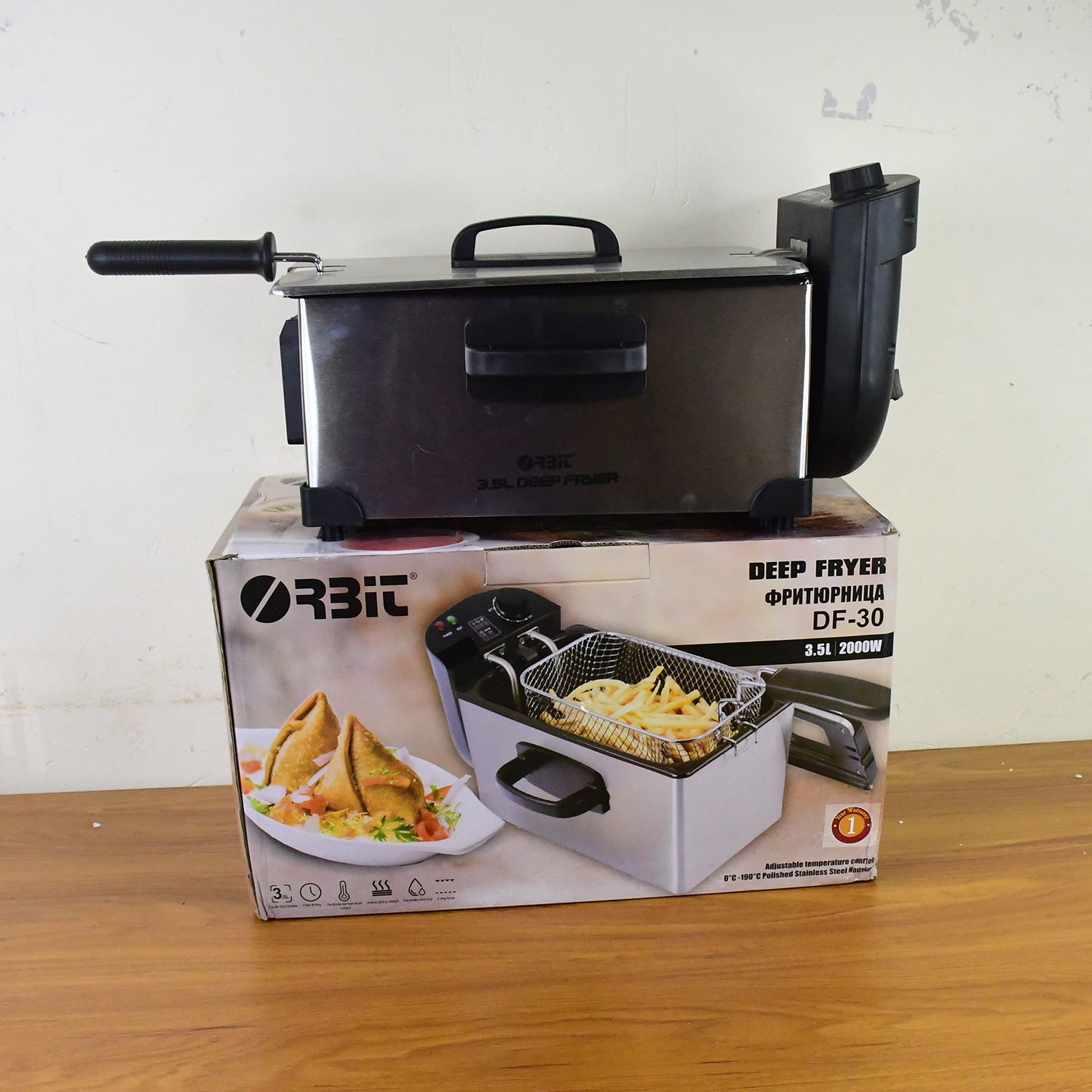 Deep Fryer With Heavy Duty 2000w , 3.5 Litre Oil Capacity